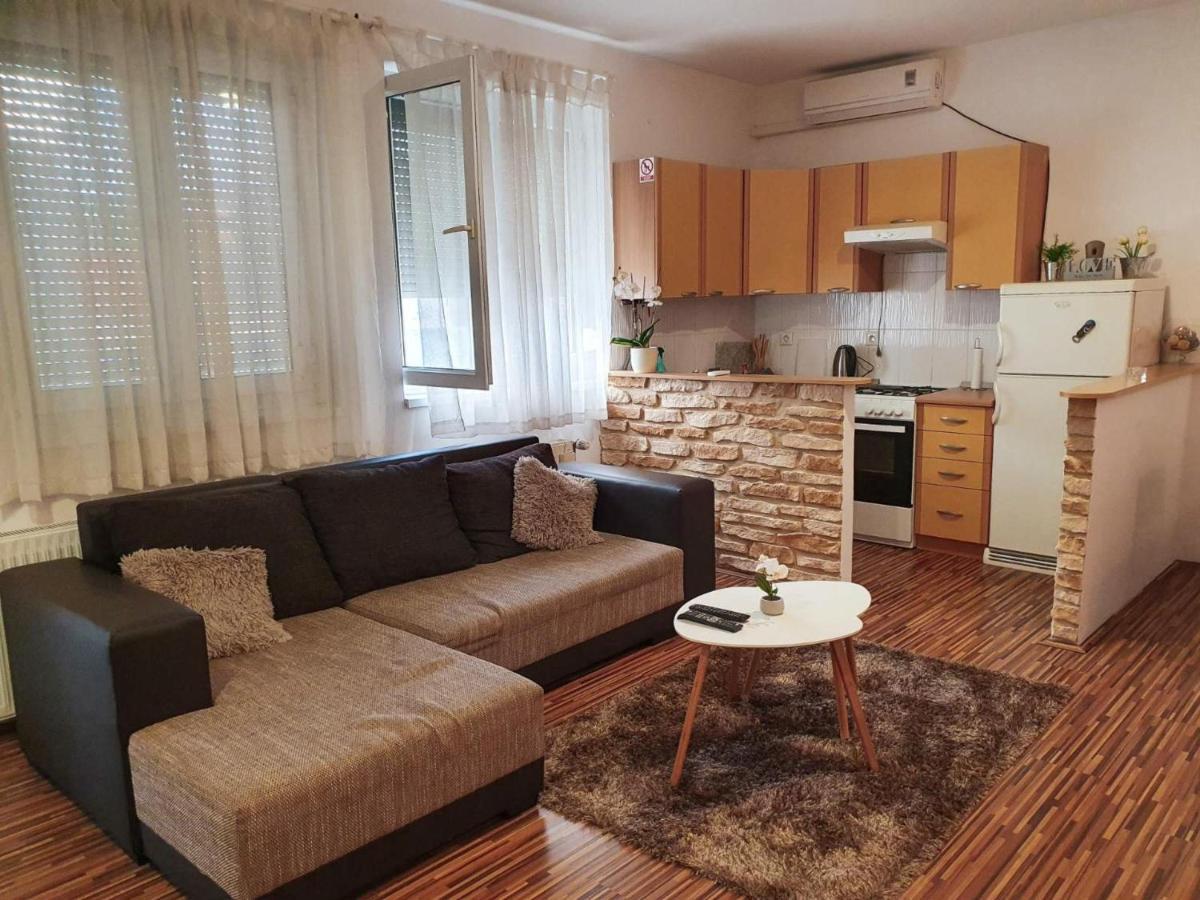 Apartment Laura & Lucija Osijek Extérieur photo