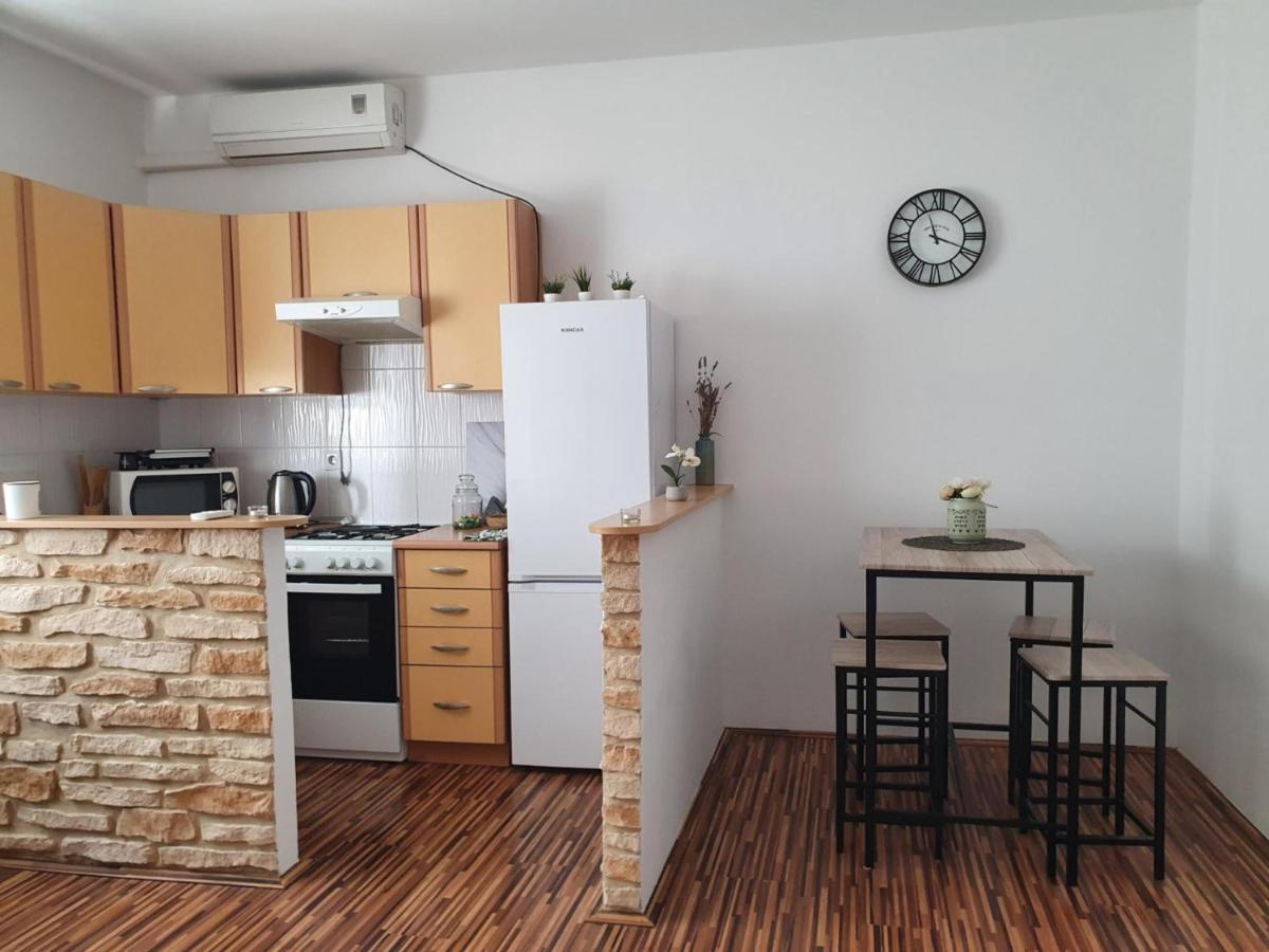 Apartment Laura & Lucija Osijek Extérieur photo